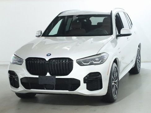 Certified 2022 BMW X5 xDrive45e w/ M Sport Package image 5