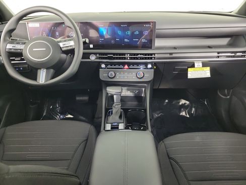 New 2025 Hyundai Santa Cruz SE image 4