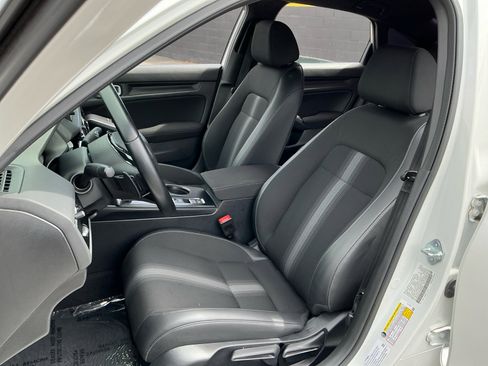 Used 2023 Honda Civic Sport image 18
