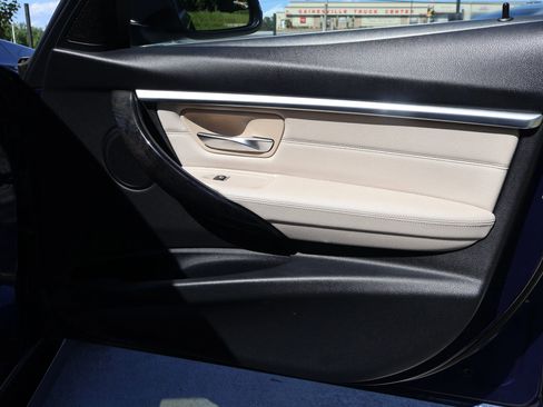 Used 2017 BMW 330i Sedan w/ Premium Package image 39