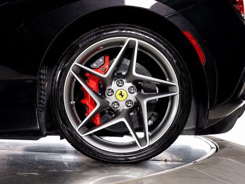 Certified 2021 Ferrari F8 Tributo image 19