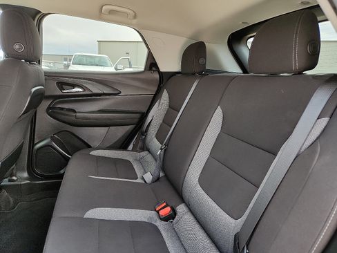 Used 2024 Chevrolet TrailBlazer LS w/ LS Convenience Package FWD image 9