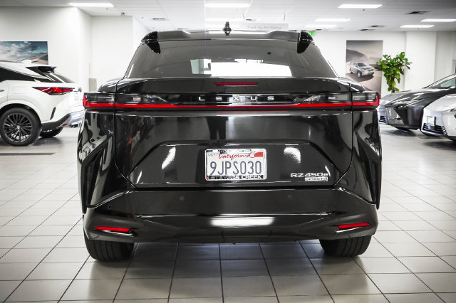 Certified 2023 Lexus RZ 450e Premium w/ Technology Package AWD/4WD image 7