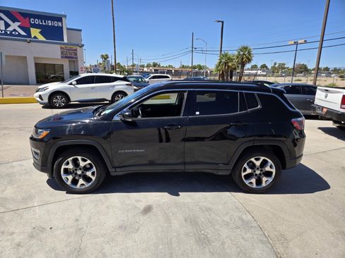 Used 2018 Jeep Compass Limited w/ Navigation Group AWD/4WD image 2