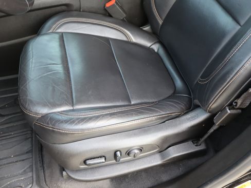 Used 2019 Chevrolet Traverse RS w/ LPO, Floor Liner Package AWD/4WD image 17