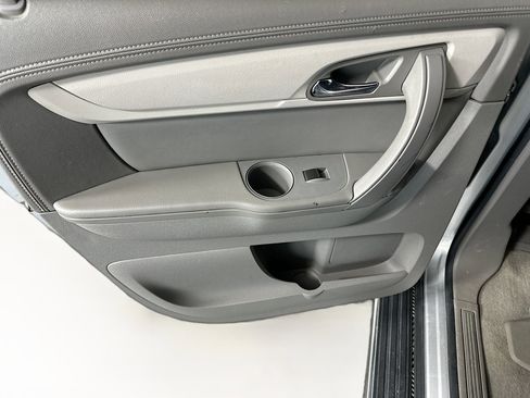 Used 2015 Chevrolet Traverse LS image 24