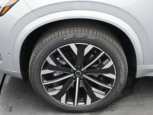 New 2026 Volvo XC90 B6 Plus w/ Protection Package Premier image 9