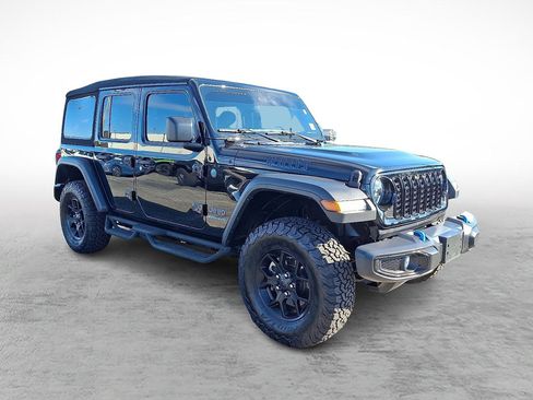 Used 2024 Jeep Wrangler Unlimited image 7