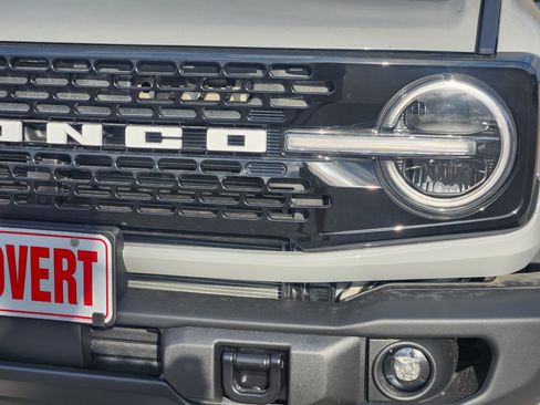 New 2026 Ford Bronco Badlands w/ Black Appearance Package AWD/4WD image 5