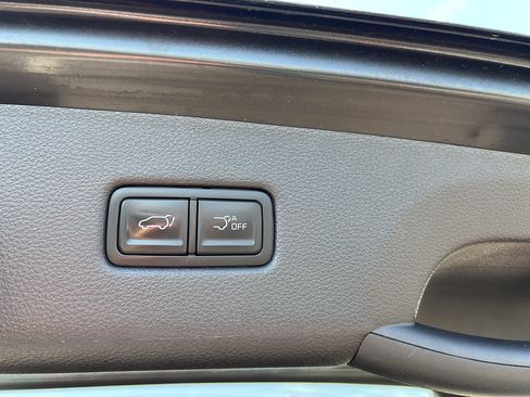 Used 2023 Kia Carnival SX image 11