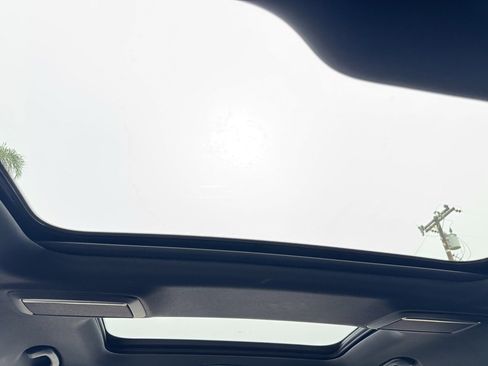 Used 2020 BMW 740i w/ M Sport Package image 30