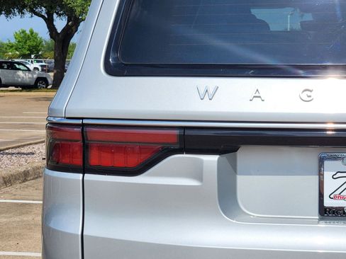 Used 2022 Jeep Wagoneer Series III AWD/4WD image 15