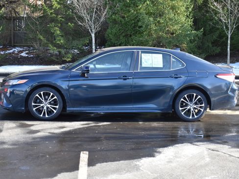 Used 2020 Toyota Camry SE image 25
