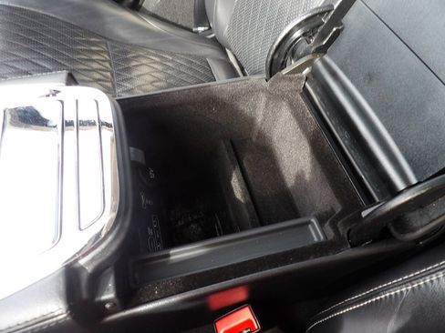 Used 2017 Jaguar XJ L Portfolio image 28