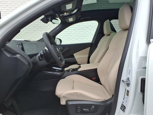 Used 2025 BMW X3 xDrive30i w/ Convenience Package image 12