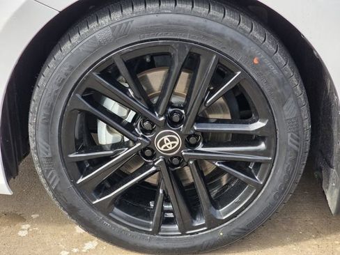 Used 2025 Toyota Camry SE image 8