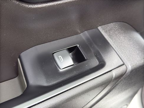 Used 2019 Chevrolet Silverado 1500 Custom Trail Boss w/ Custom Convenience Package image 32