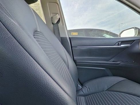 Used 2024 Toyota Camry SE image 28