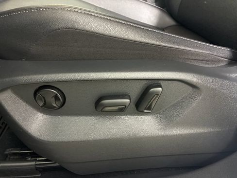 Used 2020 Volkswagen Tiguan SE w/ 3rd Row Seat Package AWD/4WD image 21