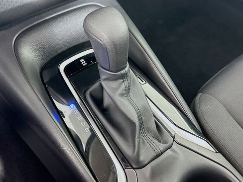 Used 2025 Toyota Corolla LE image 23