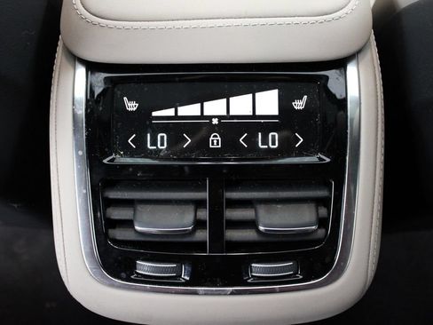 Used 2025 Volvo XC90 B5 Ultra AWD/4WD image 45