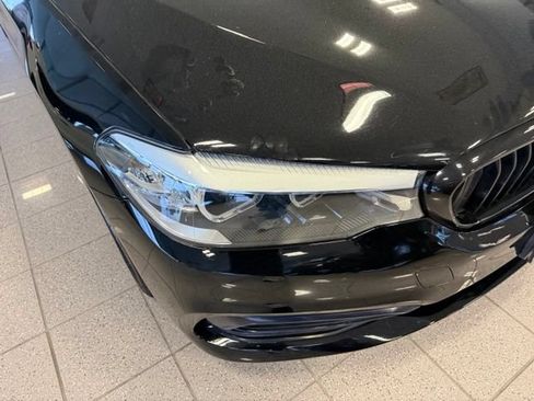 Used 2019 BMW 530i w/ Convenience Package RWD image 9