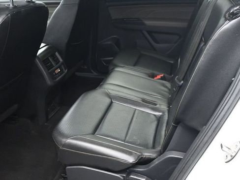 Used 2021 Volkswagen Atlas SE w/ Towing Package image 6