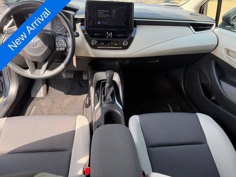 Used 2025 Toyota Corolla LE FWD image 7