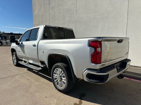 Used 2021 Chevrolet Silverado 2500 High Country w/ Z71 Off-Road Package image 3