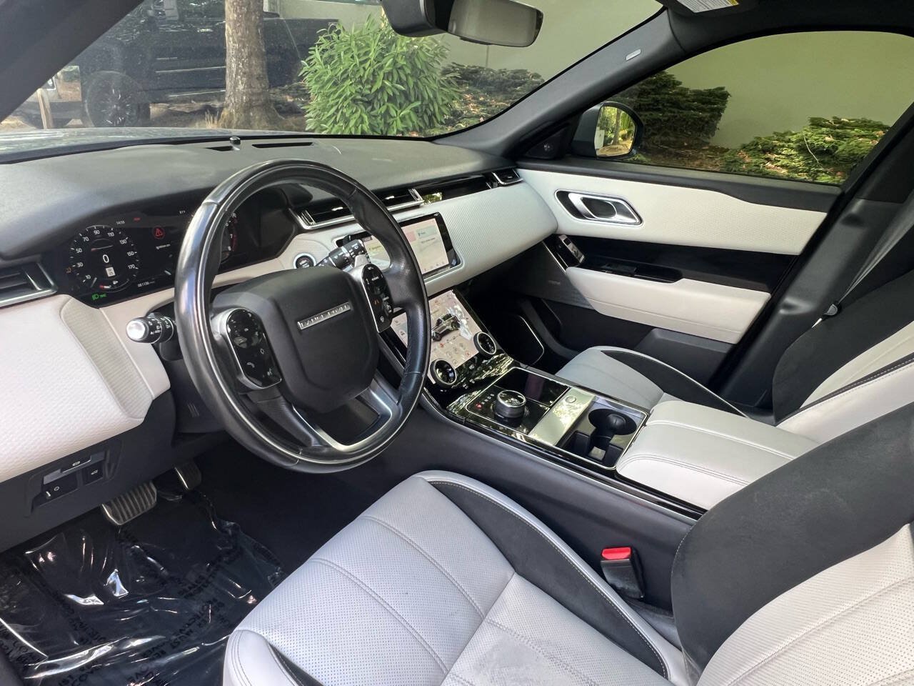 Used 2019 Land Rover Range Rover Velar R-Dynamic SE AWD/4WD image 10