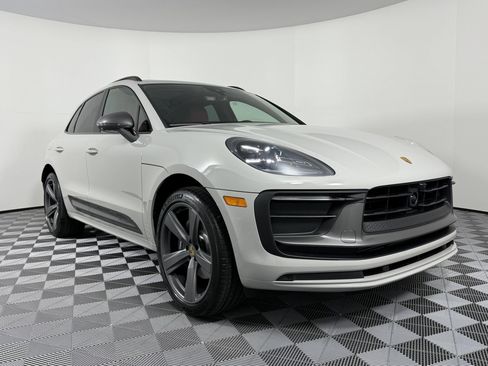 Certified 2026 Porsche Macan Turbo AWD/4WD image 7