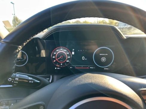 Used 2024 Hyundai Elantra Limited image 6