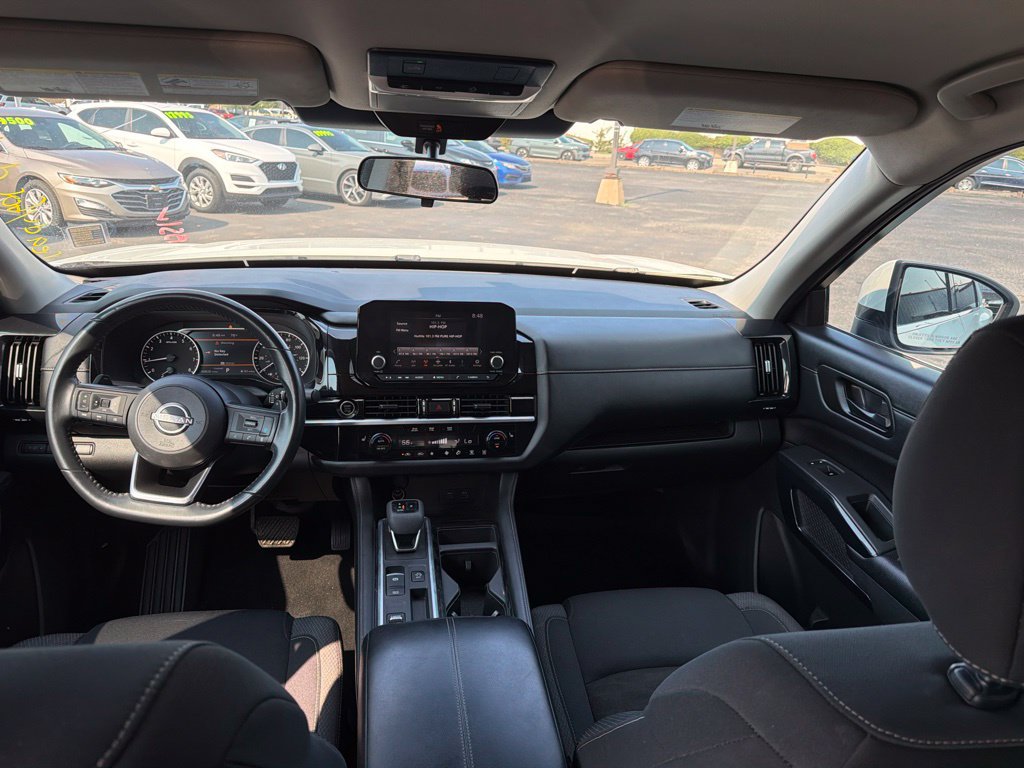 Used 2024 Nissan Pathfinder SV FWD image 6