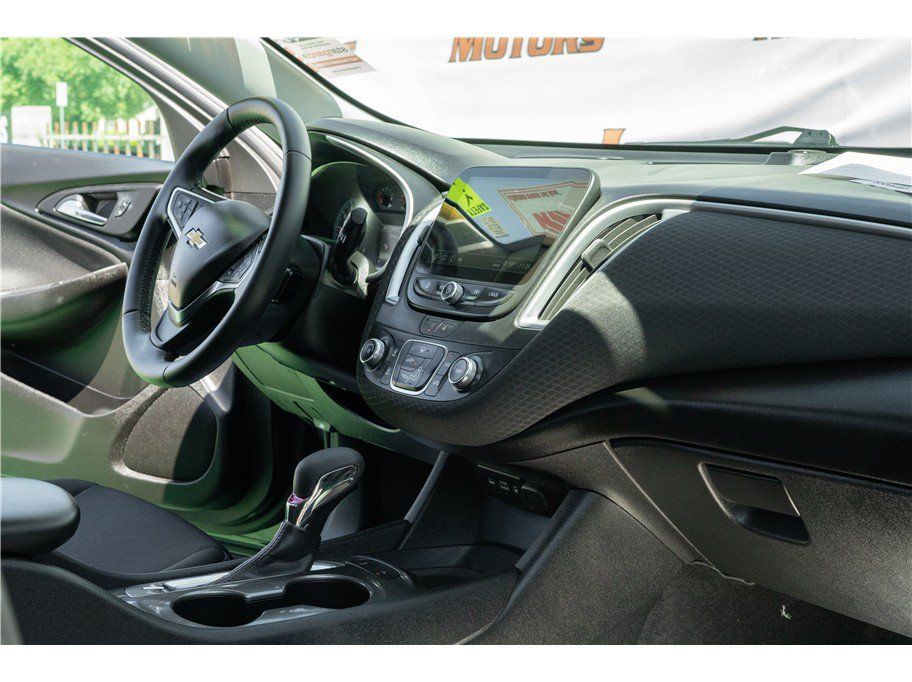 Used 2025 Chevrolet Malibu RS w/ LPO, Floor Liner Package FWD image 41
