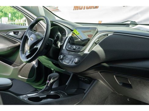 Used 2025 Chevrolet Malibu RS w/ LPO, Floor Liner Package FWD image 41