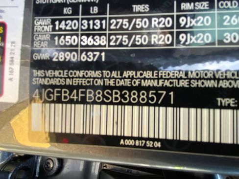 Used 2025 Mercedes-Benz GLE 350 4MATIC w/ AMG Line Exterior image 25