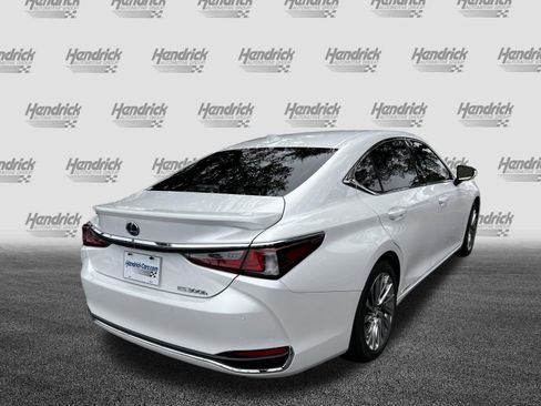 Used 2022 Lexus ES 300h Ultra Luxury image 9