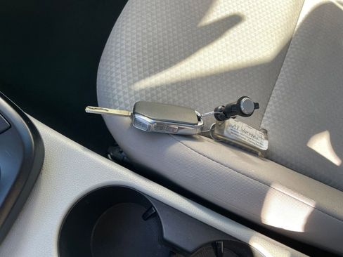 Used 2025 Kia Soul LX w/ LX Technology Package image 21