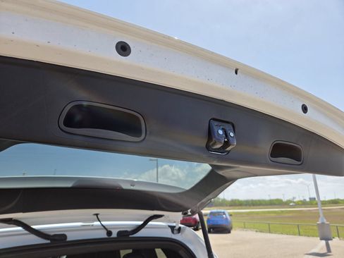 New 2026 Chrysler Pacifica Select FWD image 26