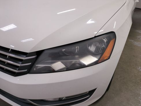 Used 2013 Volkswagen Passat TDI SE FWD image 11