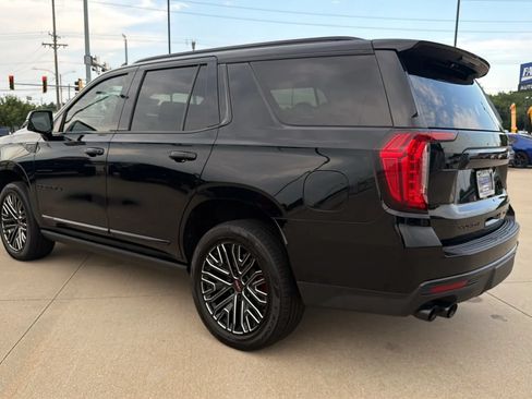 Used 2021 GMC Yukon Denali w/ Denali Premium Package AWD/4WD image 10