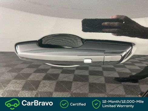 Used 2026 Chevrolet Traverse LT AWD/4WD image 16