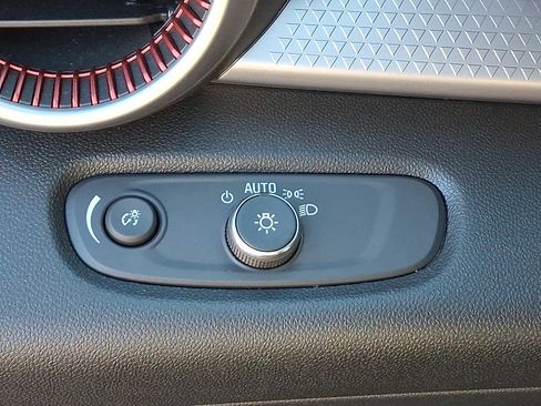 Used 2024 Chevrolet Trax RS w/ Sunroof Package image 26