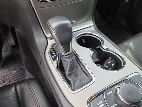 Used 2018 Jeep Grand Cherokee Limited AWD/4WD image 33