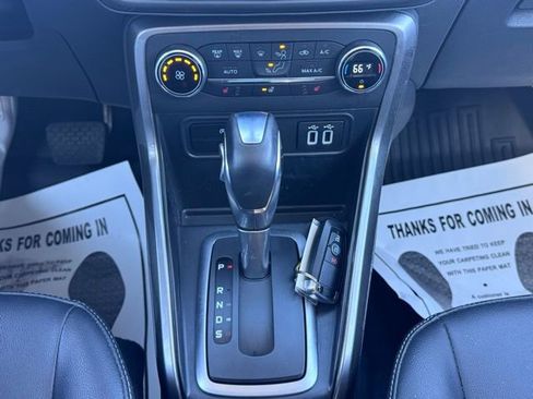 Used 2020 Ford EcoSport SES w/ SES Black Appearance Package image 17