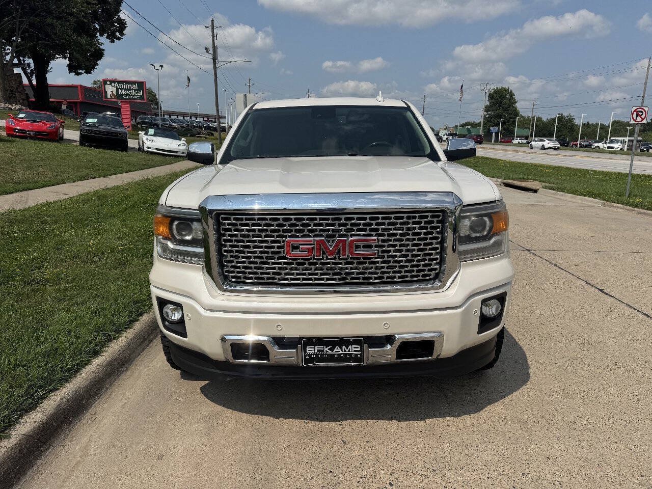 Used 2015 GMC Sierra 1500 Denali w/ Driver Alert Package AWD/4WD image 8