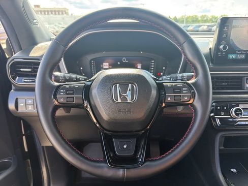 Used 2025 Honda Pilot Black Edition image 12