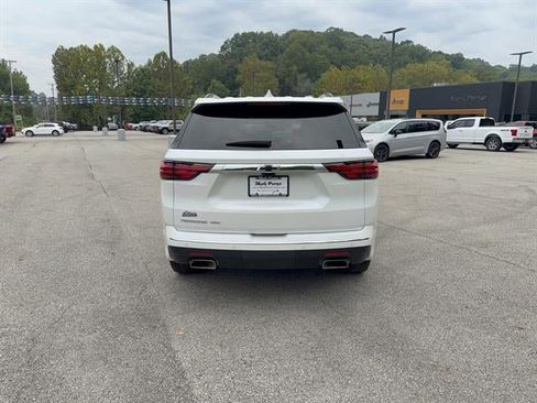 Used 2022 Chevrolet Traverse High Country w/ LPO, Floor Liner Package AWD/4WD image 6