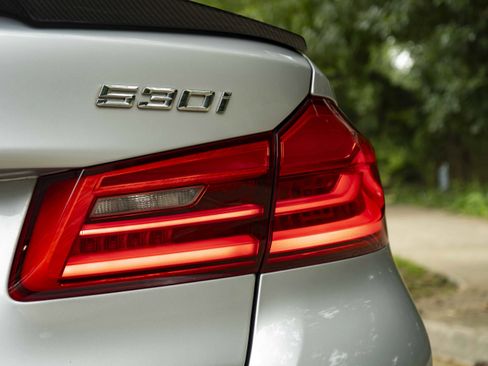 Used 2017 BMW 530i RWD image 13