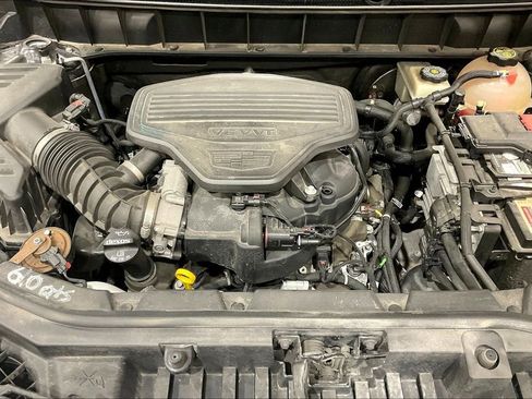 Used 2017 Cadillac XT5 Luxury w/ Driver Awareness Package image 10